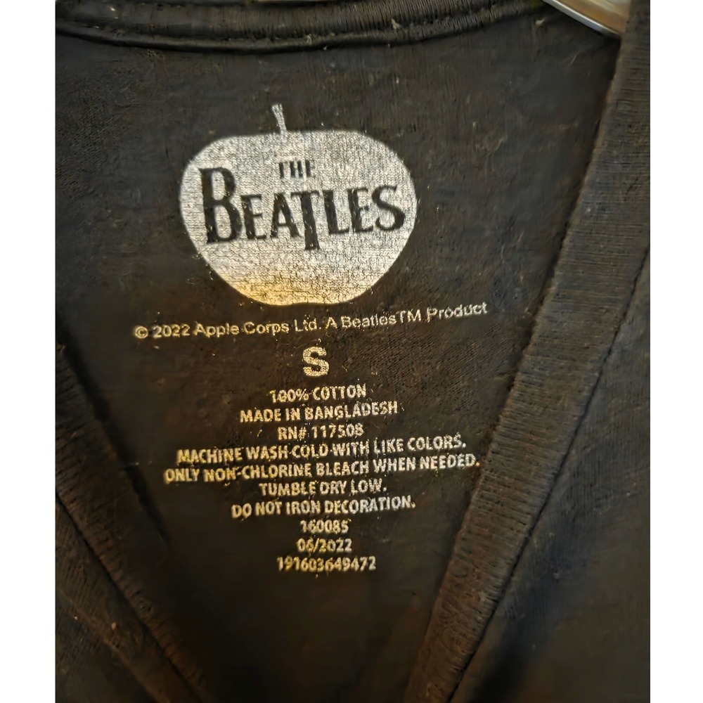 The Beatles Abbey Road Graphic T-Shirt Mens Small Black Rock Band Tee 2022 Apple - Picture 3 of 4
